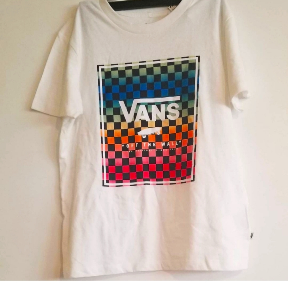 Van's checkered T shirt